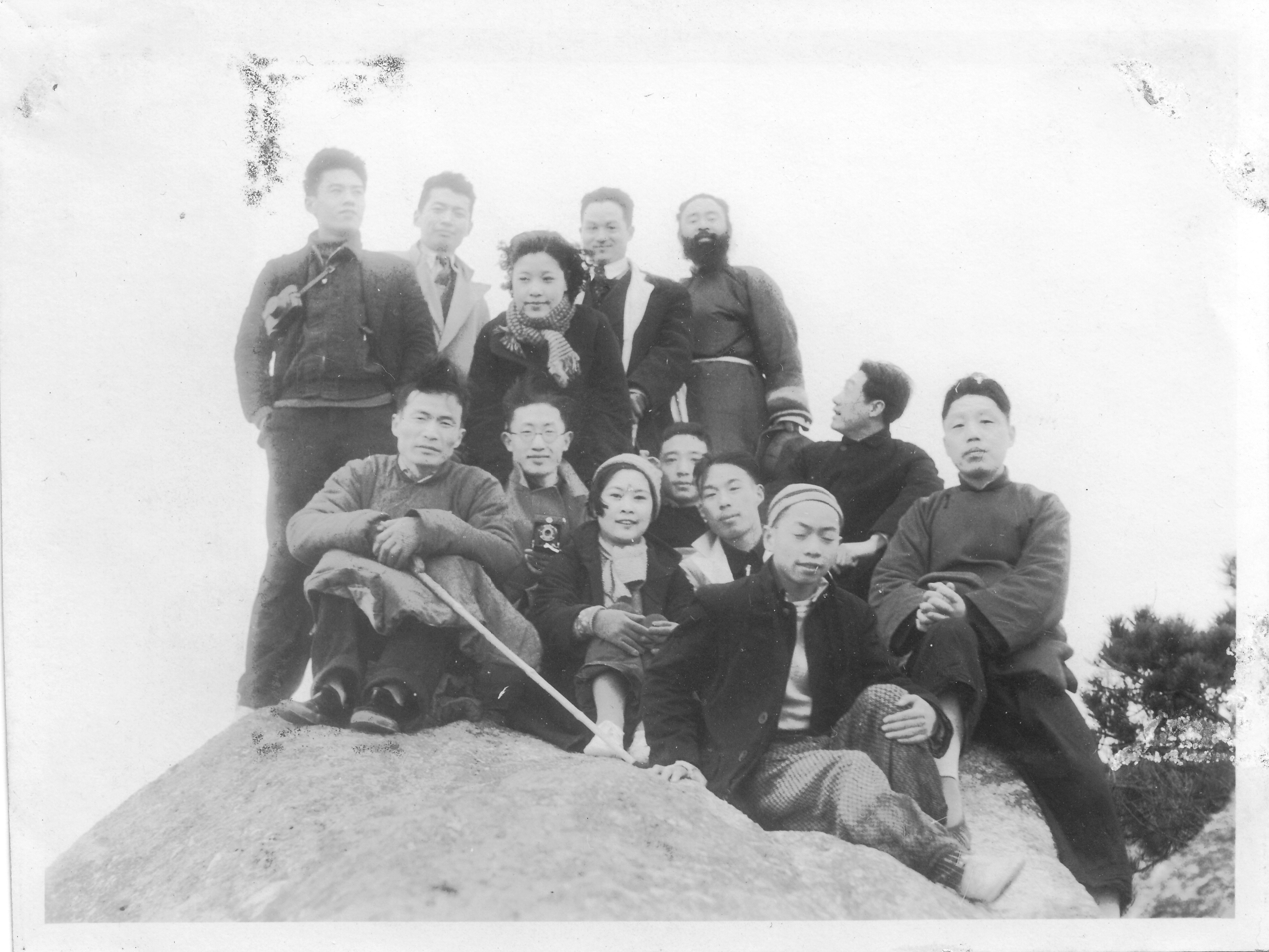 Chang Chien-ying with masters of Chinese art